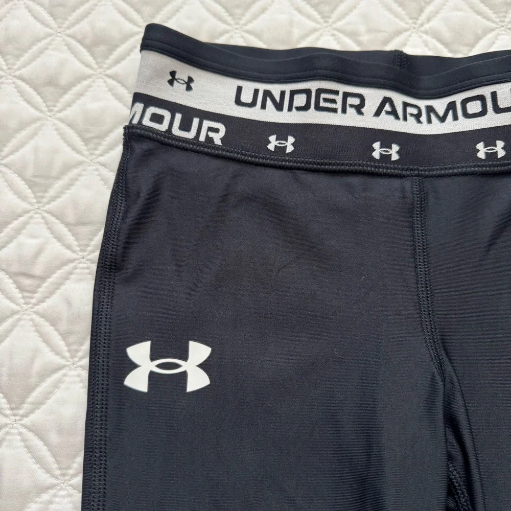 NWT Under Armour Girls HeatGear Base Layer Leggings Black Size S